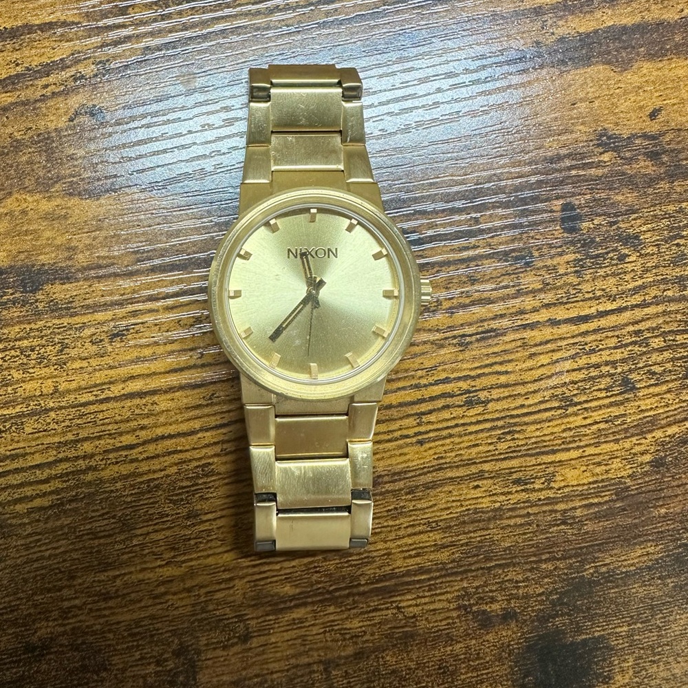 Nixon watch